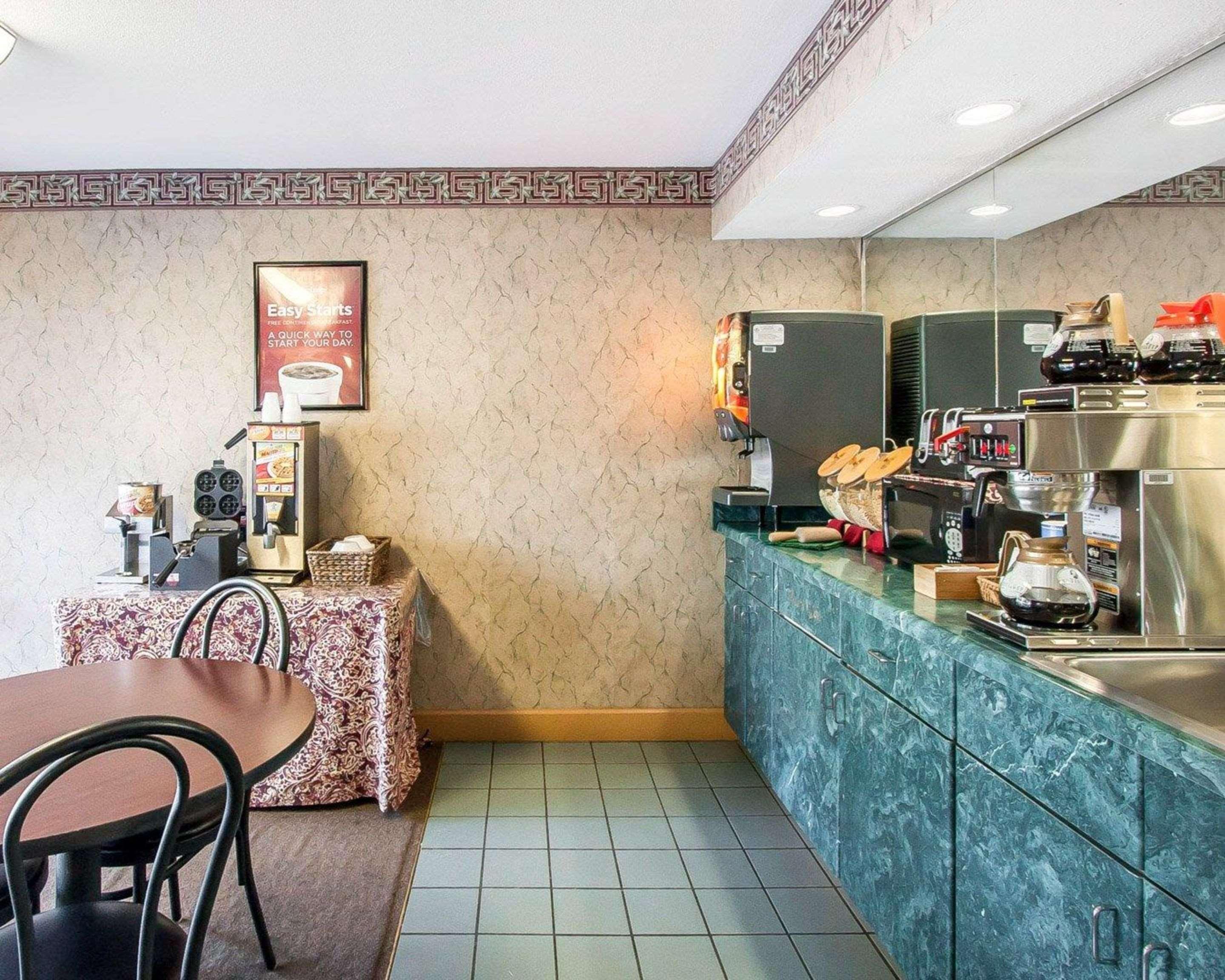 Econo Lodge Inn & Suites Мерфрисборо Экстерьер фото