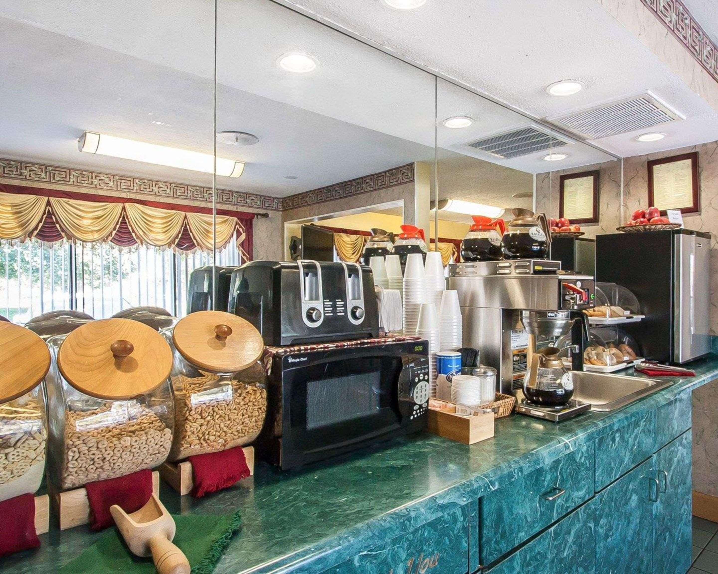 Econo Lodge Inn & Suites Мерфрисборо Экстерьер фото