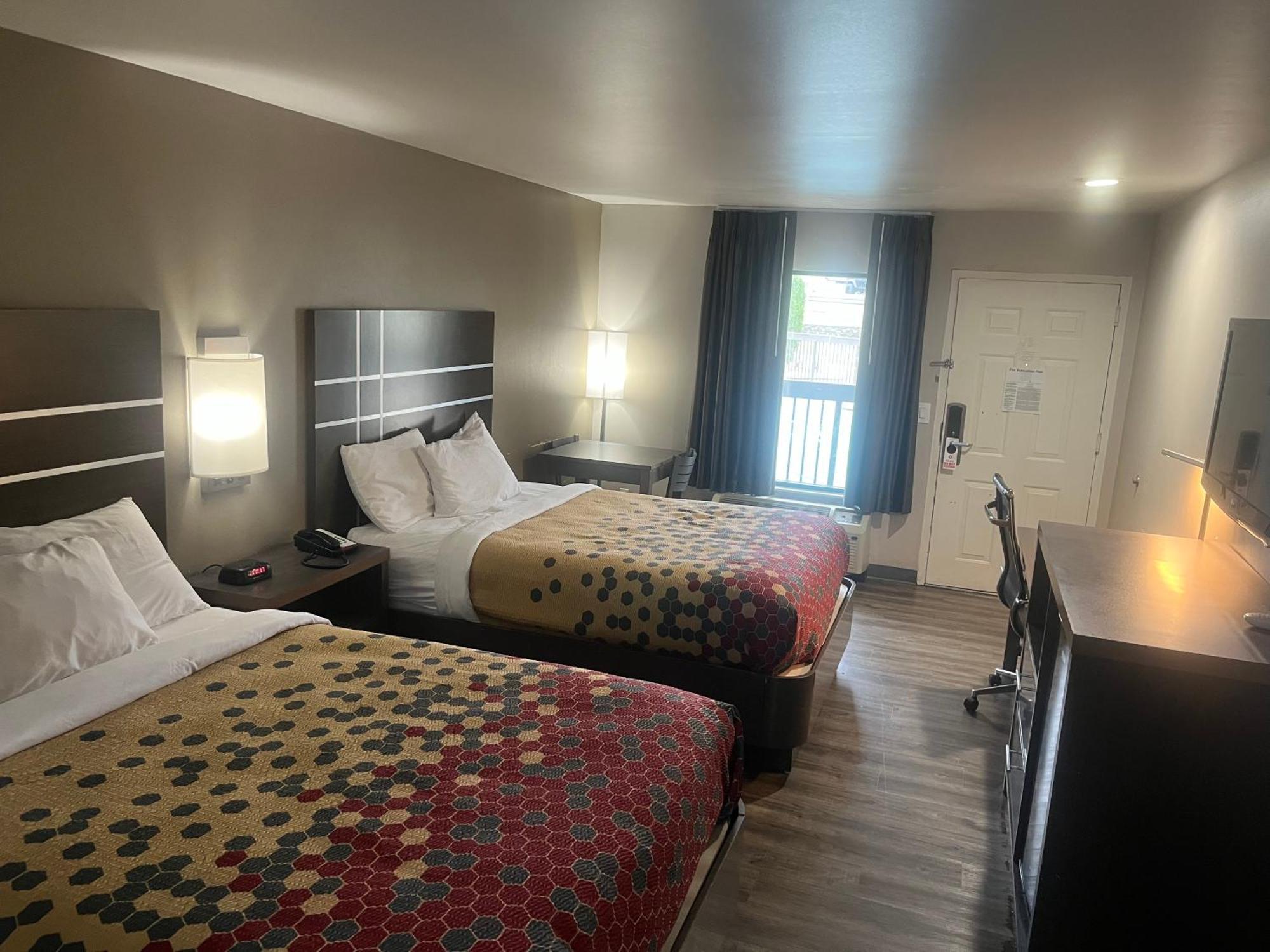Econo Lodge Inn & Suites Мерфрисборо Экстерьер фото