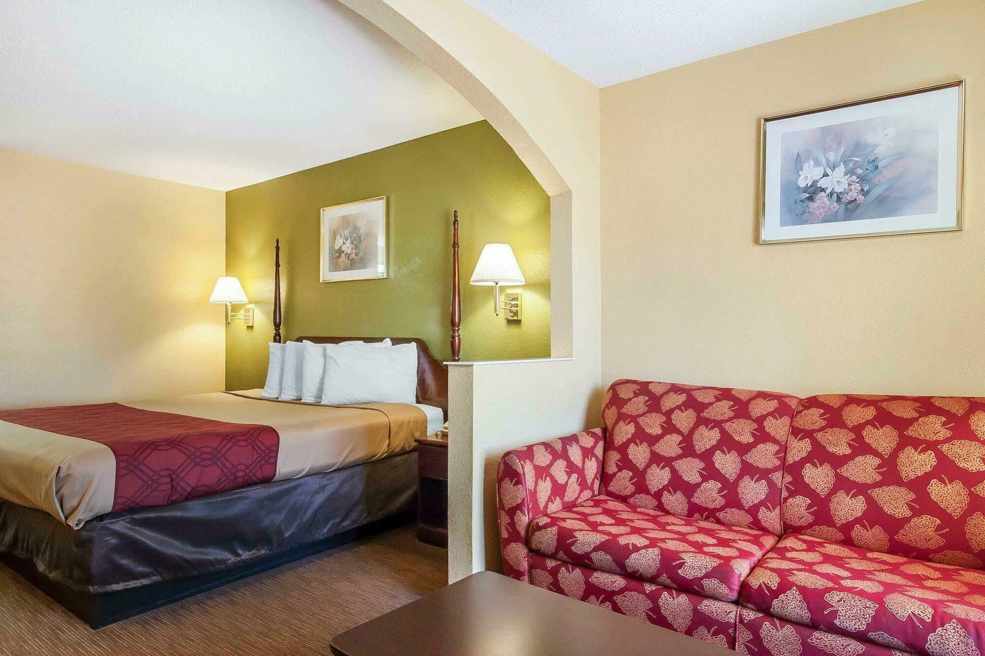 Econo Lodge Inn & Suites Мерфрисборо Экстерьер фото